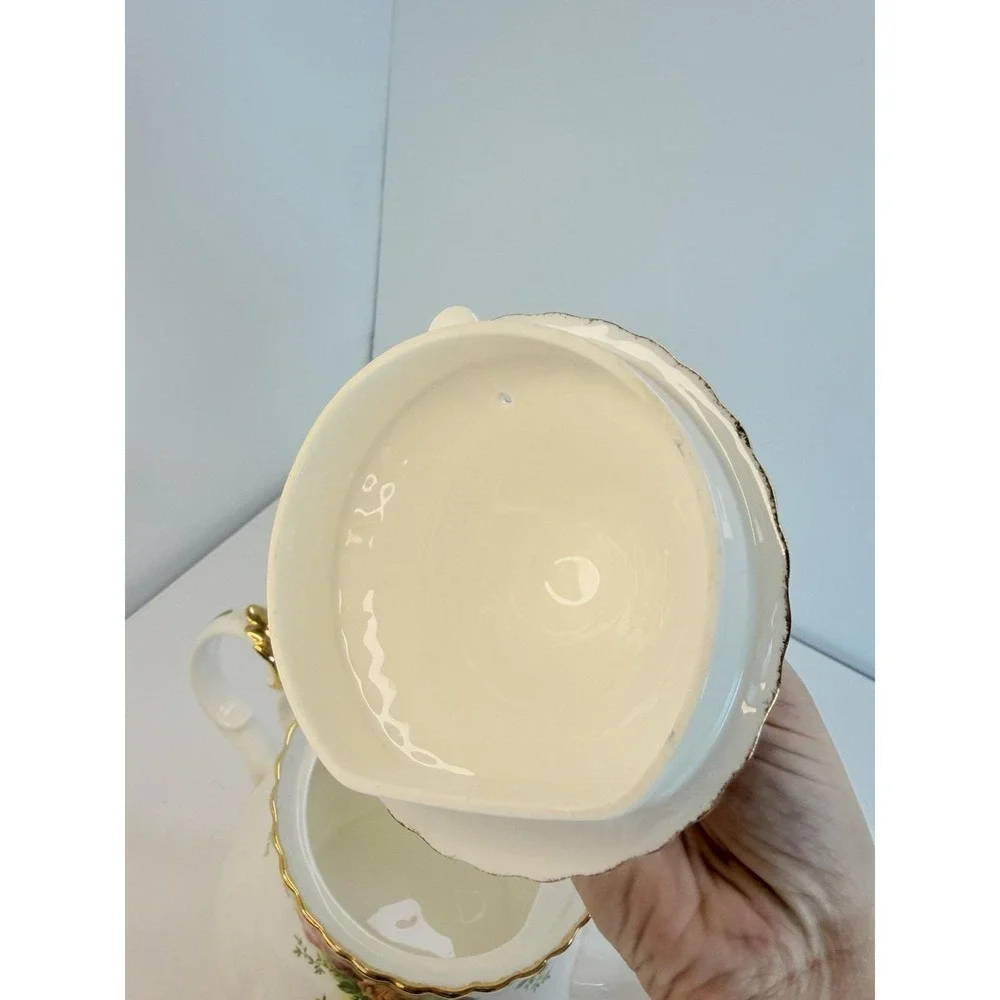Royal Albert Old Country Roses Tea Pot With Lid Gold Trim 1962